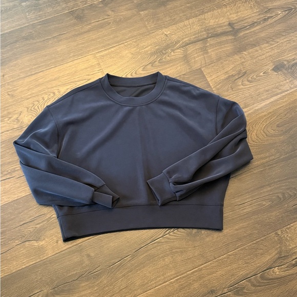 Lululemon Athletica Softstreme Perfectly Oversized Cropped Crew
Size 4 - Picture 1 of 5